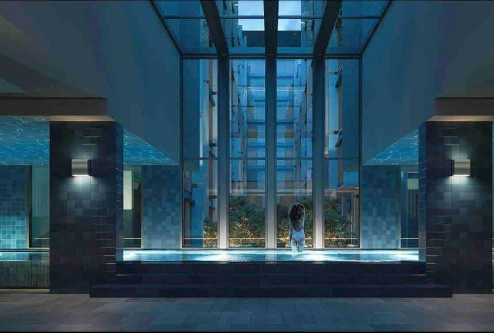 Midnight Luxe 2br 2bath 2car 230 Pool Gym Sauna Apartment Canberra